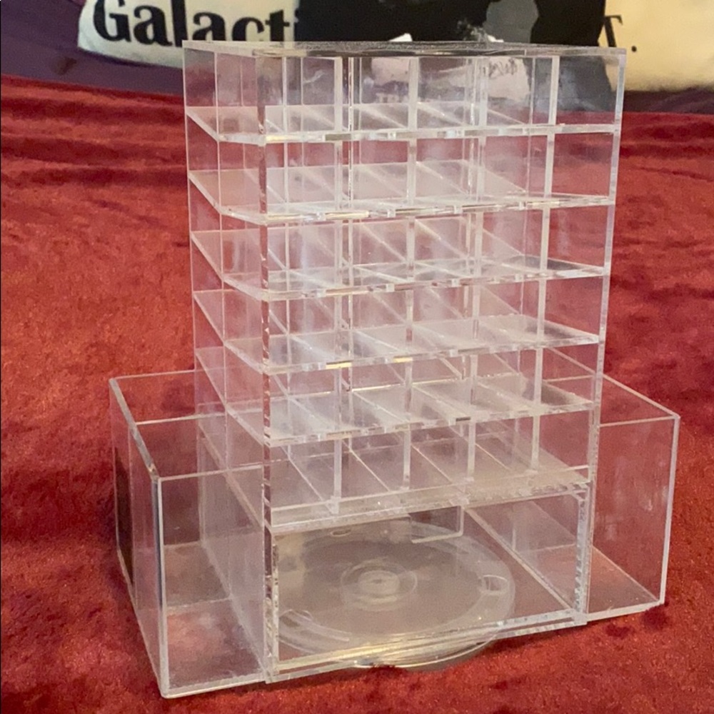 Lux Box rotating lipstick holder